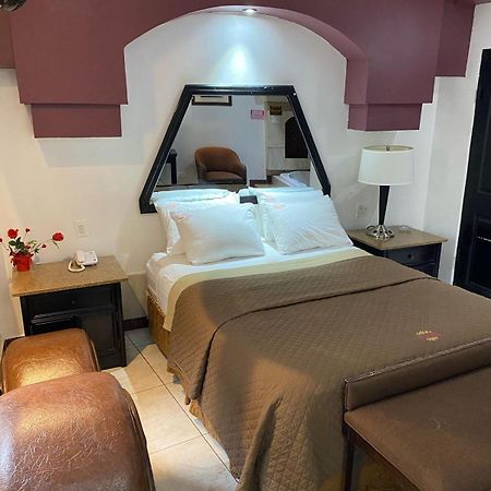 Hotel Yolanda Тихуана Екстериор снимка