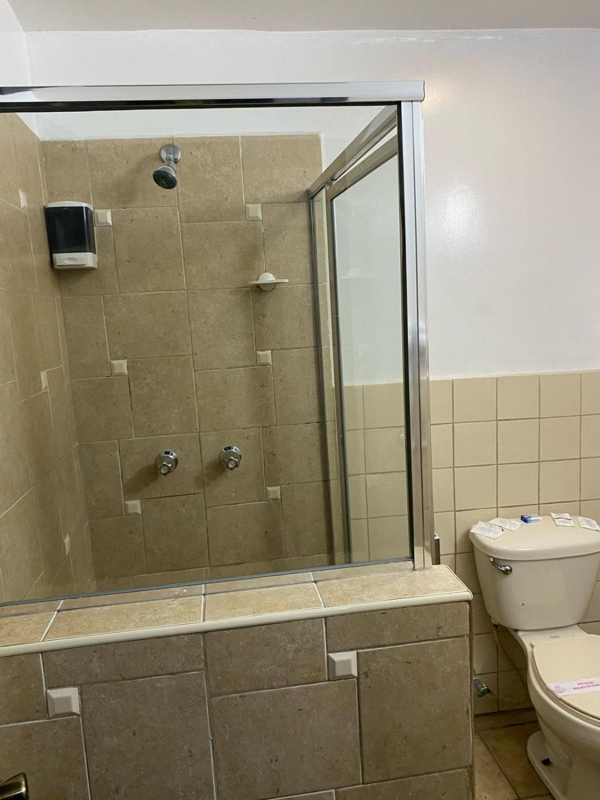Hotel Yolanda Тихуана Екстериор снимка